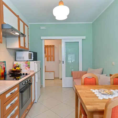 아파트 Marko 1377 *