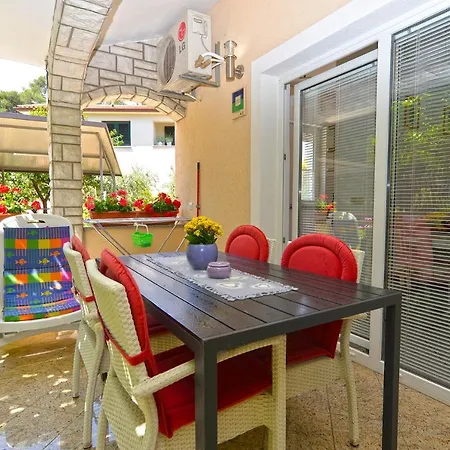 Apartman Marko 1377 *